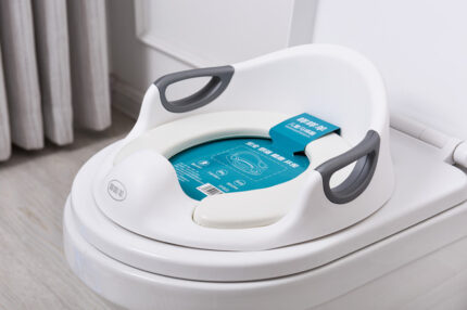 Asiento con escalera y reductor de inodoro para niños pequeños