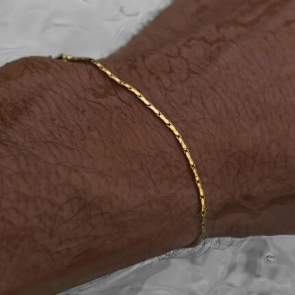 Pulsera de acero y titanio para hombre con diseño minimalista